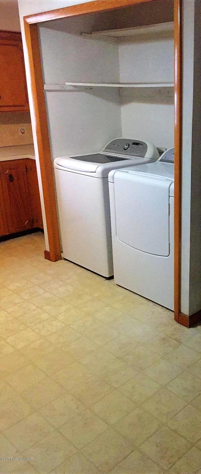 86 Lackawanna Ave, Kingston, PA 18704 - photo 6