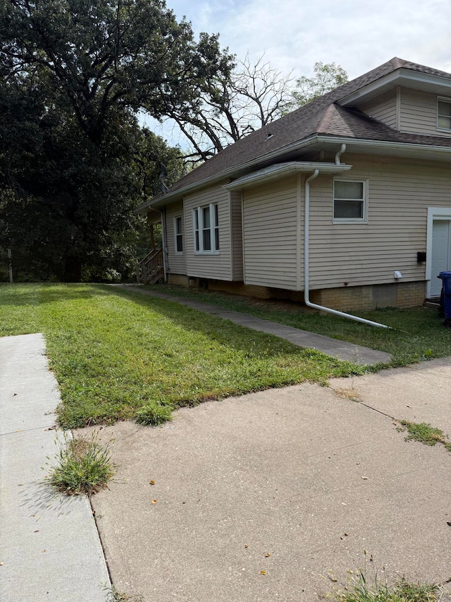 Off Street Parking And Side Yard