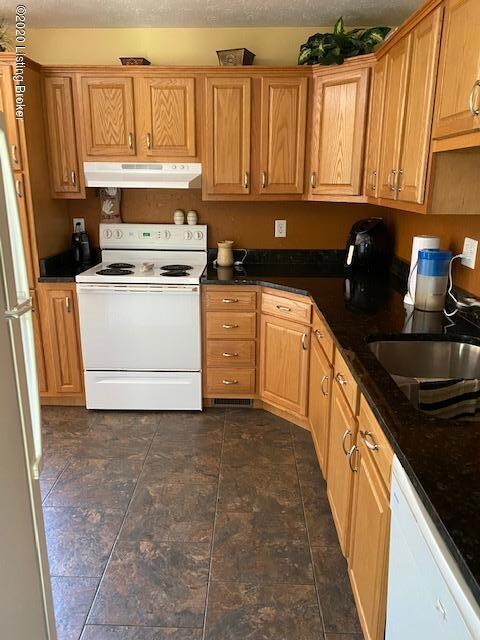 8811 Old Ironsides Dr, Louisville, KY 40228 - photo 5