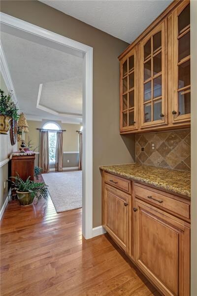 A Butlers Pantry provides the access between the k