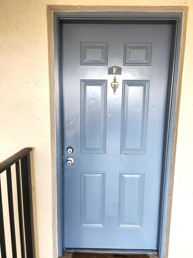 1520 Lake Crystal Dr unit F, West Palm Beach, FL 33411 - photo 2