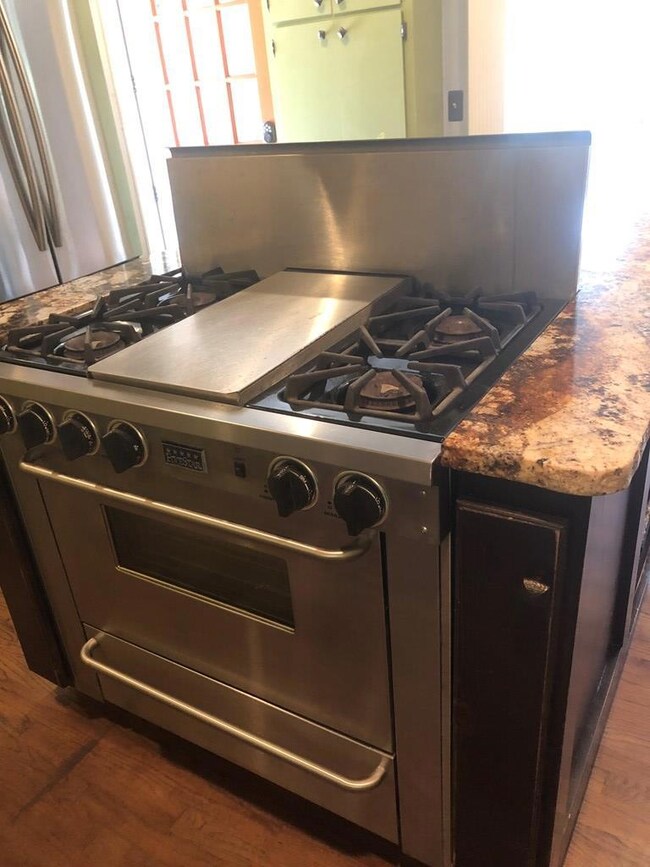 Gas Stove/Oven
