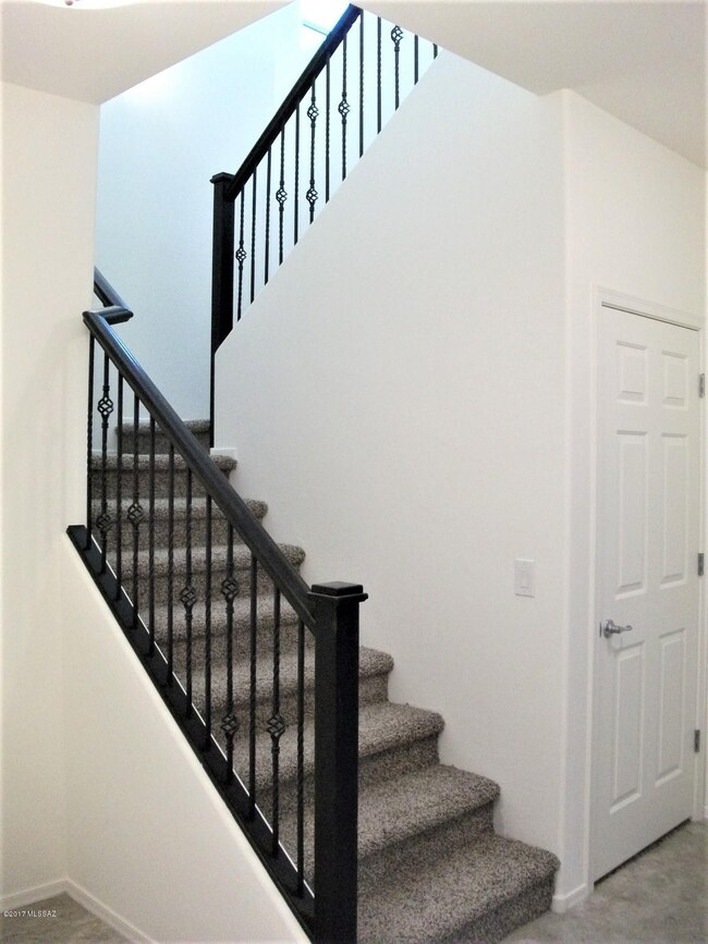 Oak & Metal spindle stair rail