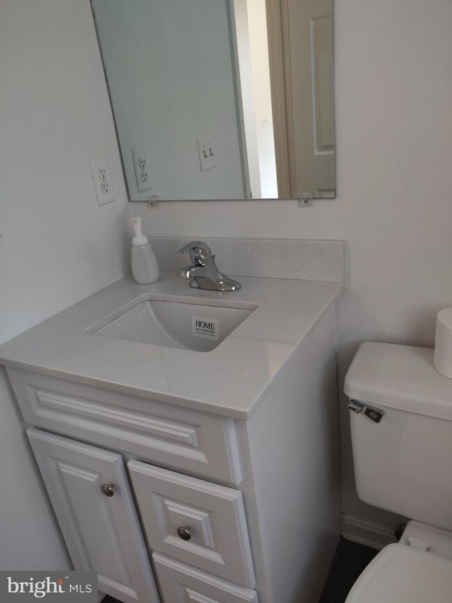 14007D Grumble Jones Ct, Centreville, VA 20121 - photo 2