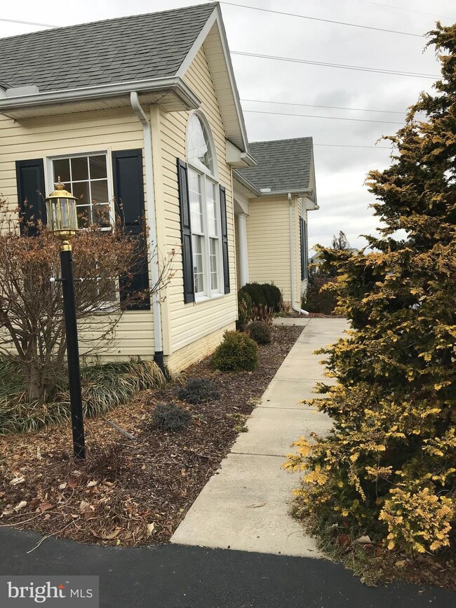 13604 Halifax Dr, Hagerstown, MD 21742 - photo 2