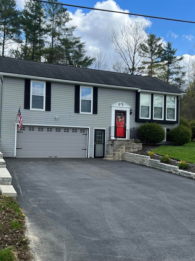 2 Ridgewood Ln, Rutland, VT 05701 - photo 3