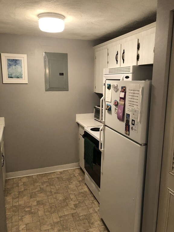 135 Grove St unit 142, Rockland, MA 02370 - photo 5