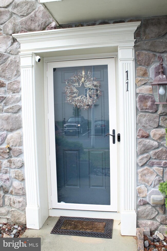 11 Cypress St, Swedesboro, NJ 08085 - photo 2