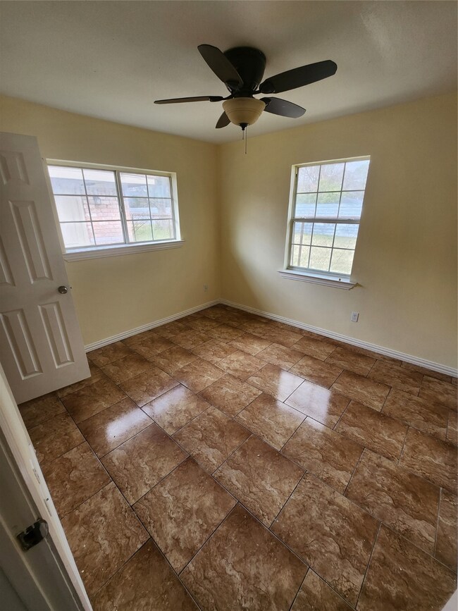 4731 Denmark St, Houston, TX 77016 - photo 7