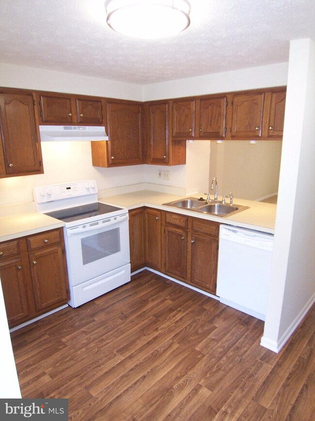 917 N Angel Valley Ct, Edgewood, MD 21040 - photo 5