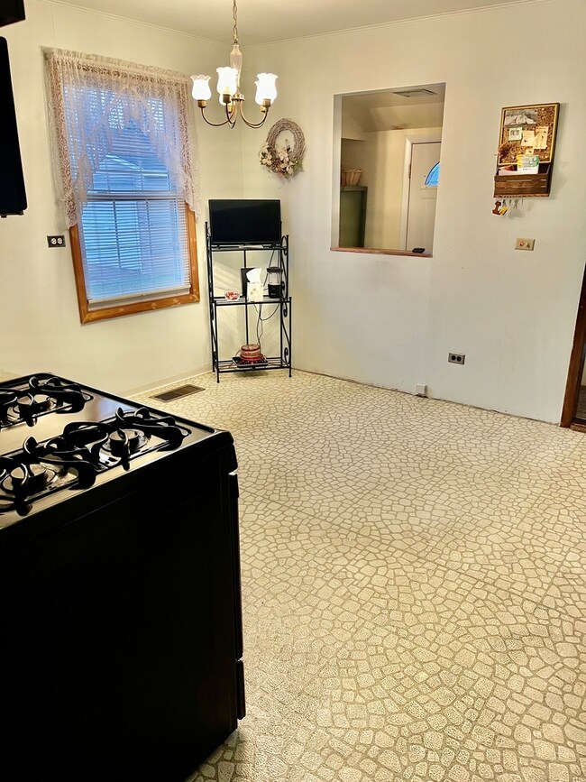 2601 George St, Rolling Meadows, IL 60008 - photo 4