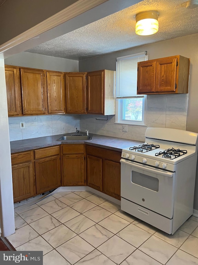 302 E Essex Ave unit 2, Lansdowne, PA 19050 - photo 4