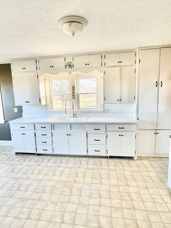 750 New Winchester Center Rd, Bucyrus, OH 44820 - photo 2