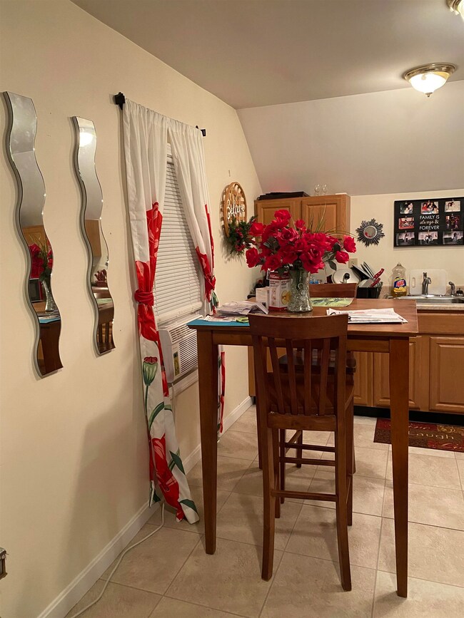 3 Middle St unit 2, Nashua, NH 03060 - photo 2