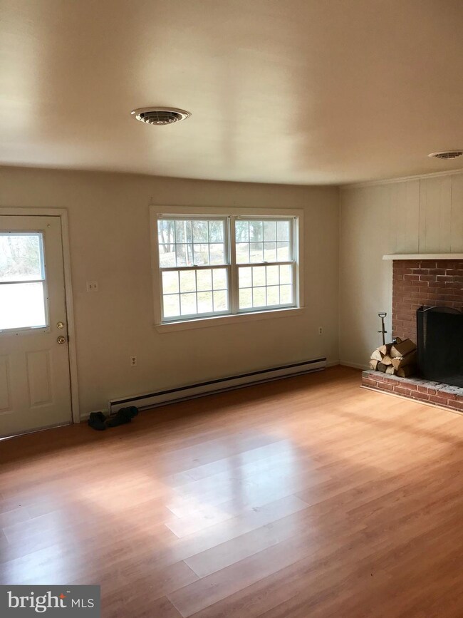 32 Scott Dr, Shepherdstown, WV 25443 - photo 5