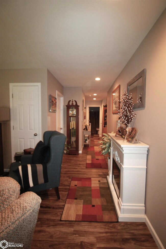 508 E Stuart St, Clarinda, IA 51632 - photo 5