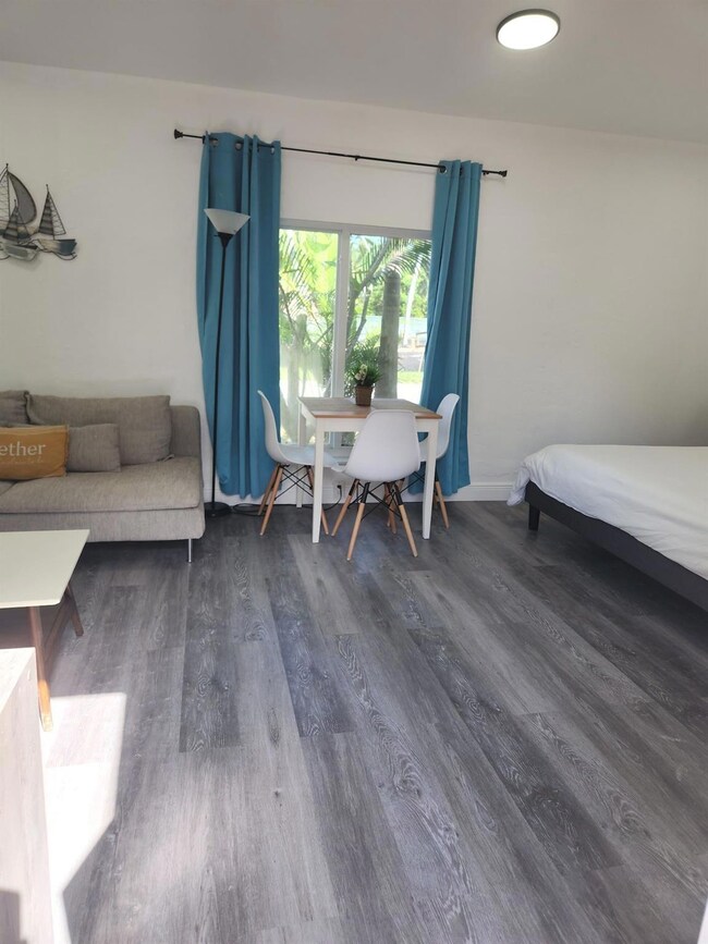 1344 NE 16th Ave unit B, Fort Lauderdale, FL 33304 - photo 4