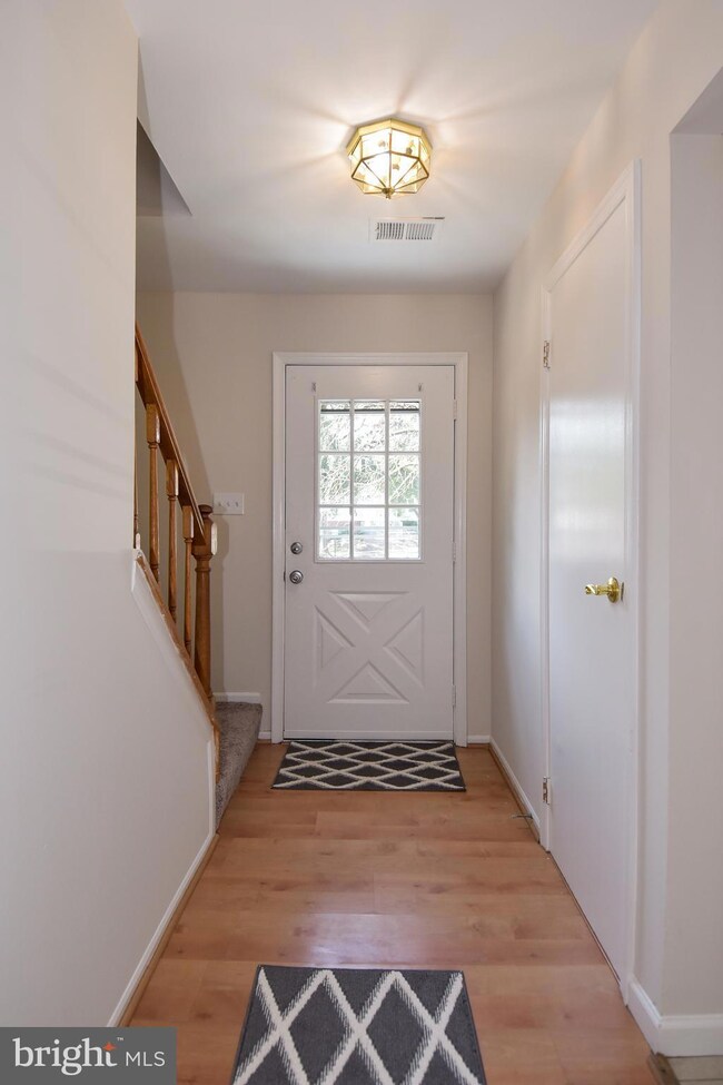 2869 Madeira Ct, Woodbridge, VA 22192 - photo 2