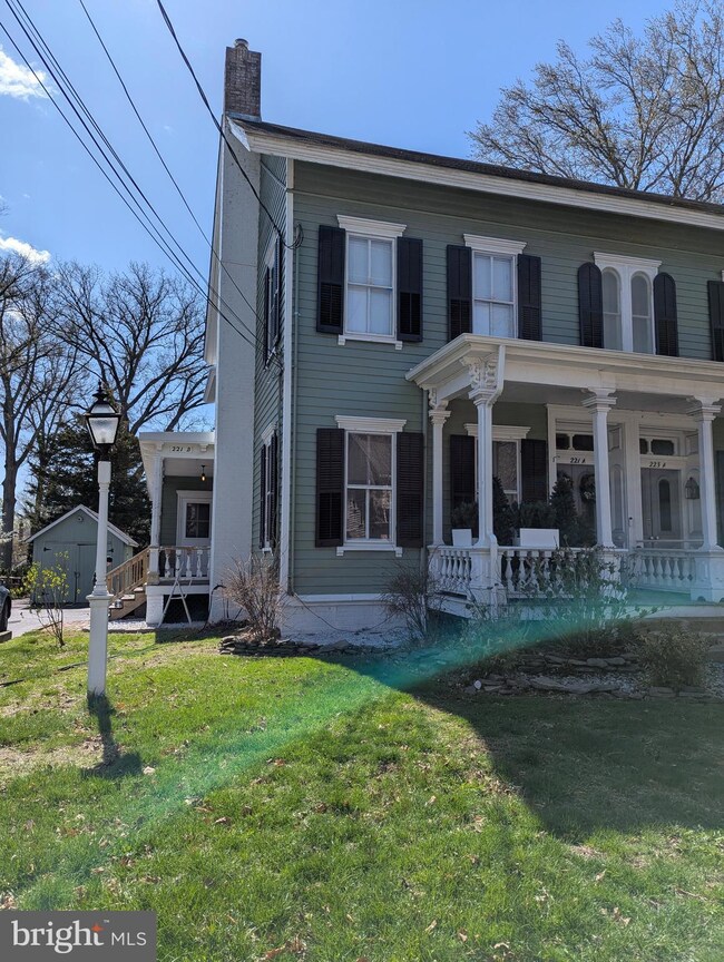 221 Mercer St unit 223, Hightstown, NJ 08520 - photo 2