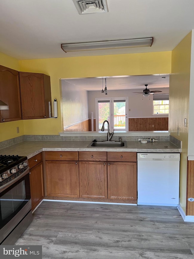 621 Jefferson St, Red Hill, PA 18076 - photo 3