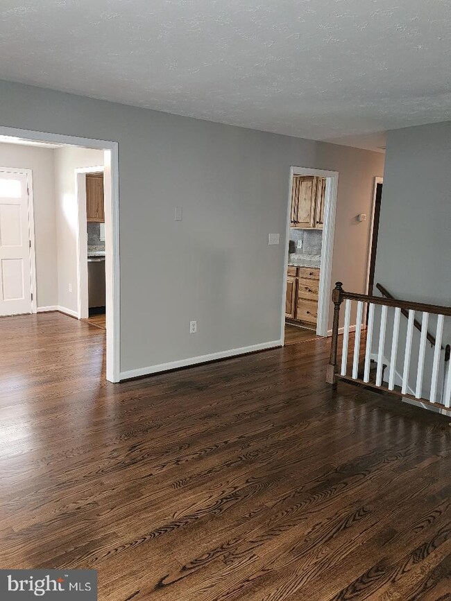 121 W 11th St, Front Royal, VA 22630 - photo 4