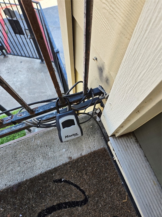 8100 Creekbend Dr unit 138, Houston, TX 77071 - photo 2