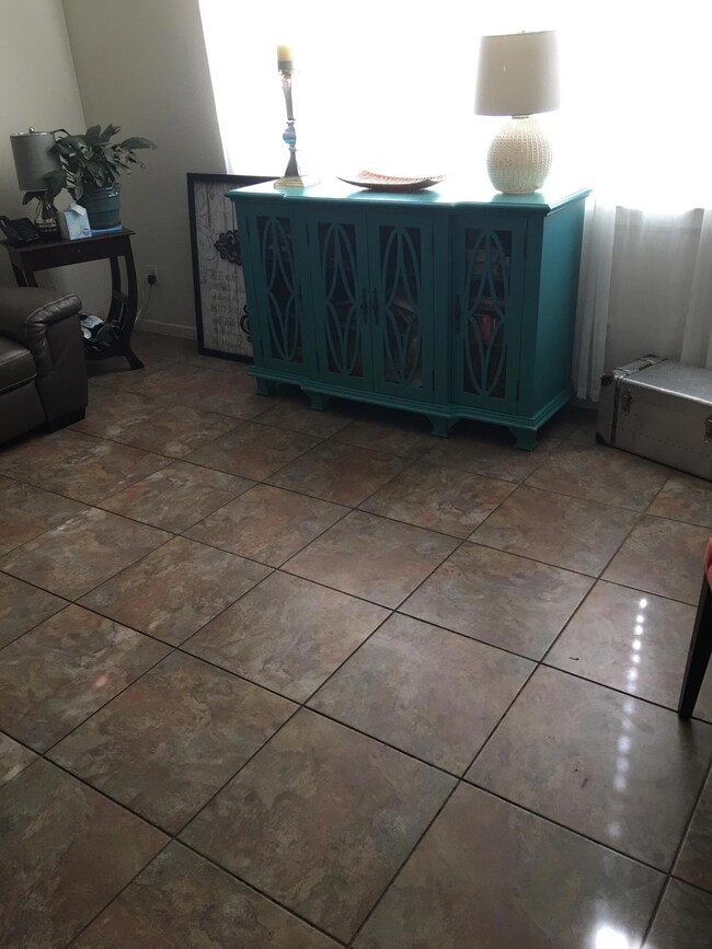 HemlockLivingroom1