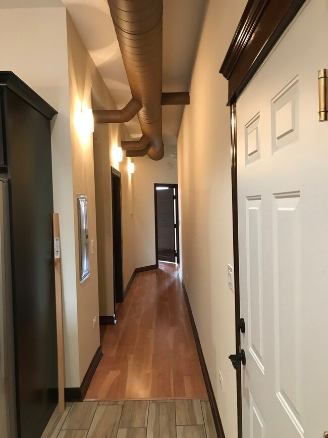 30 N Broadway unit 201, Aurora, IL 60505 - photo 5