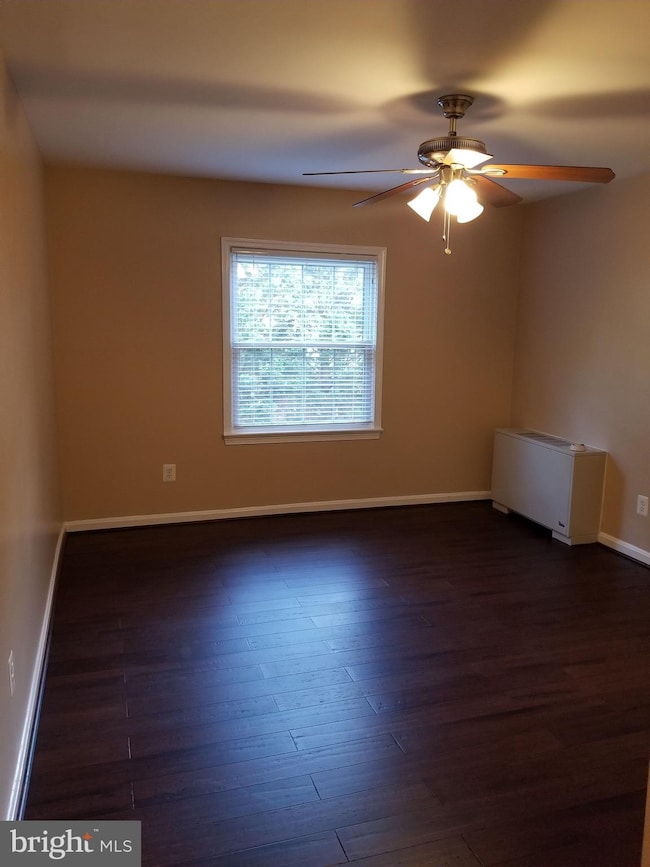 3334 Spring Ln unit B32, Falls Church, VA 22041 - photo 5