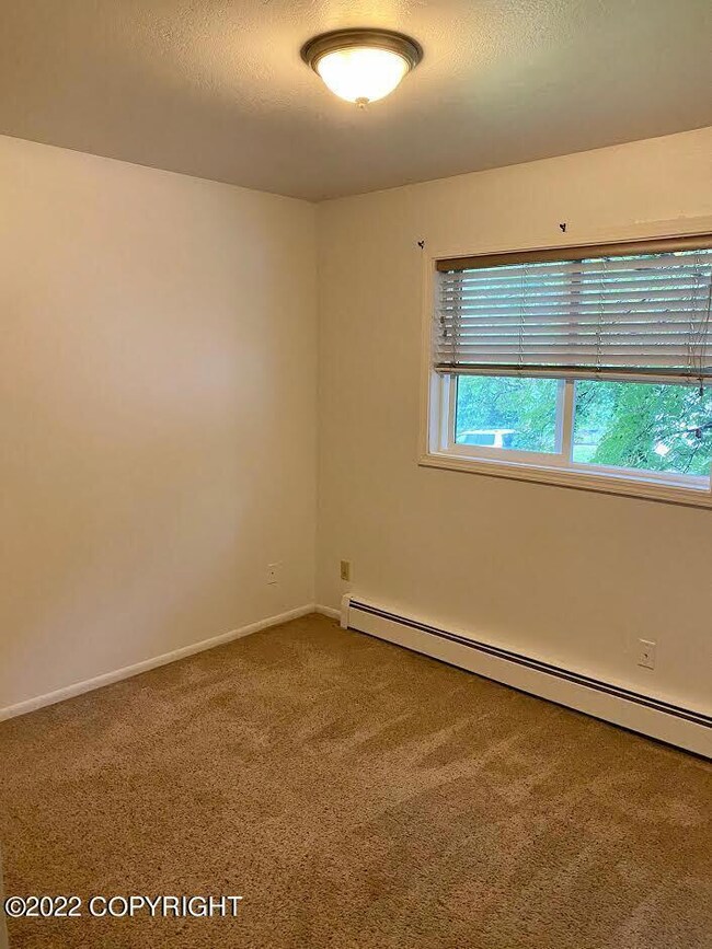 5401 E 38th Ct unit 2, Anchorage, AK 99508 - photo 7