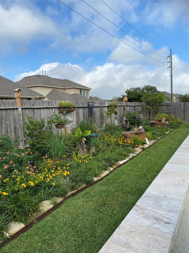 Beautiful Landscaping around your pool