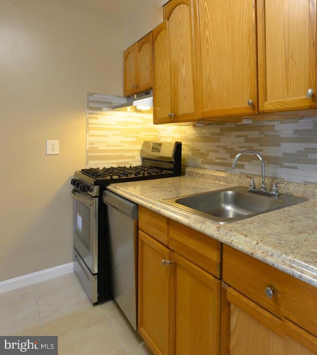 2309 Greenery Ln, Silver Spring, MD 20906 - photo 6