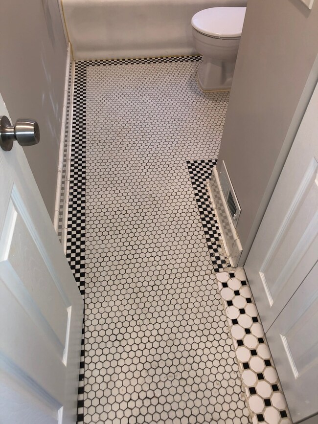 2102 Waverly Place, Waukegan, IL 60085 - photo 6