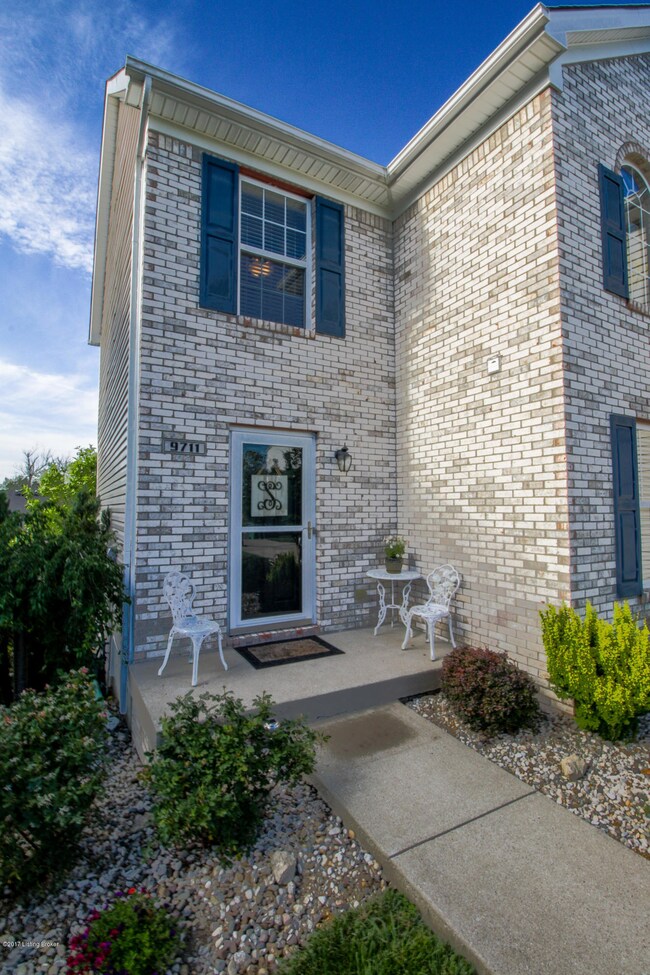 9711 Evanwood Ct, Louisville, KY 40228 - photo 4