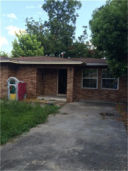 212 Feuhs Ln, Houston, TX 77022 - photo 2