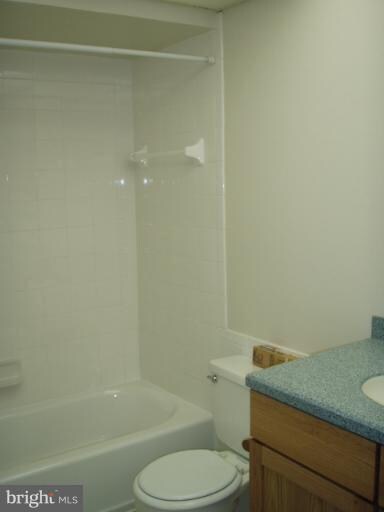 5913 Prince James Dr unit C, Springfield, VA 22152 - photo 7