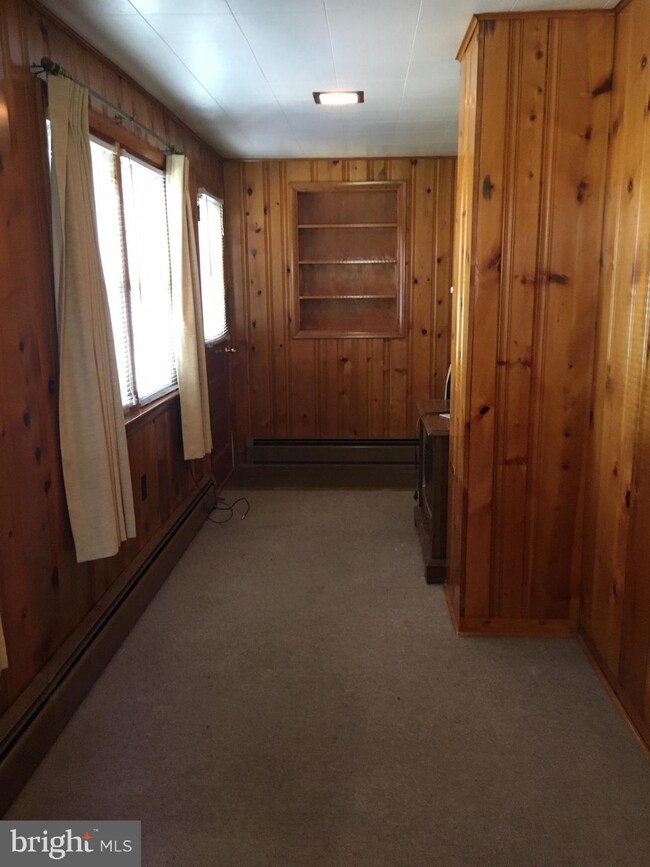 302 Woodland Ave, Luray, VA 22835 - photo 6