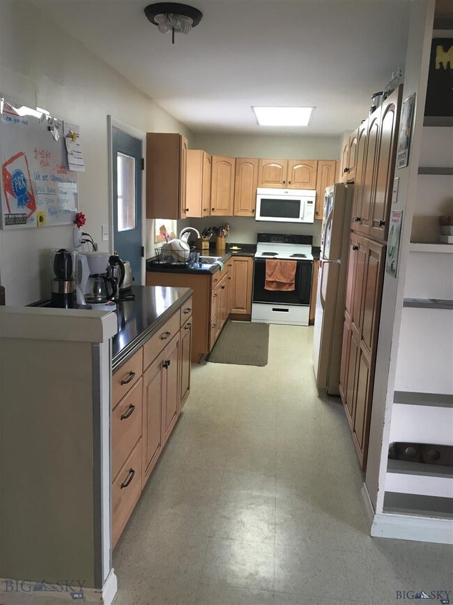 221 S 12th Ave, Bozeman, MT 59715 - photo 7