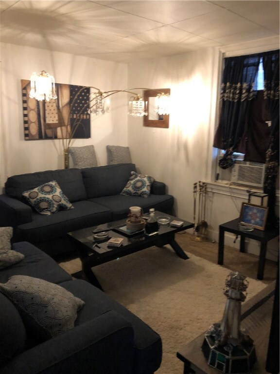 Long term tenant - 1st floor living room - Keeps y