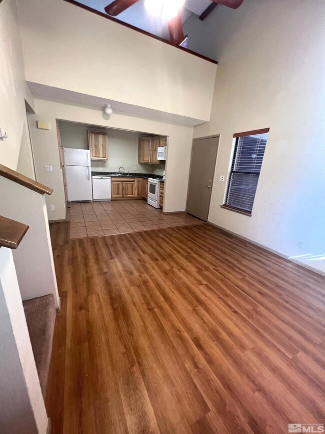 1465 E Peckham Ln unit 24, Reno, NV 89502 - photo 3