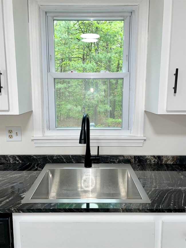 30 Emerald Dr unit L, Derry, NH 03038 - photo 6