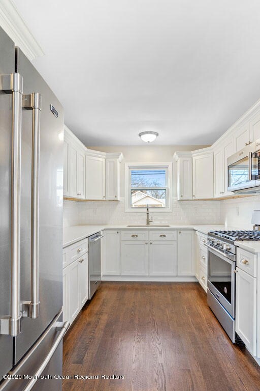 604 Ridge kitchen