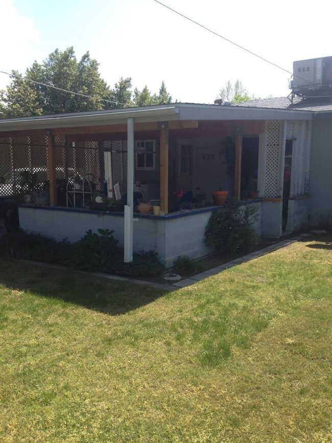 3325 E Lansing Way, Fresno, CA 93726 - photo 5