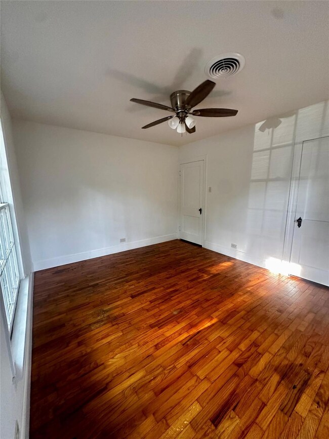 540 S Dixon St, Gainesville, TX 76240 - photo 6