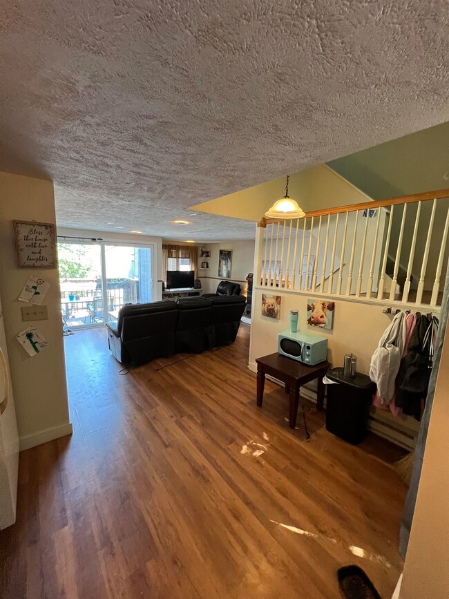 37 Eastside Ln unit 2, Francestown, NH 03043 - photo 3