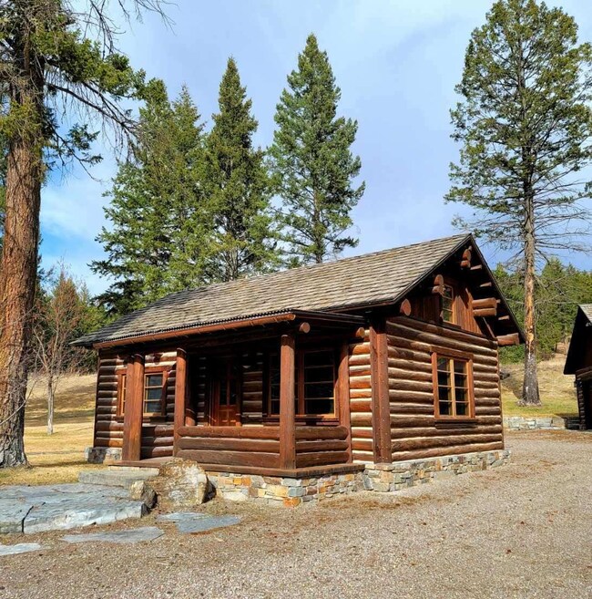 6 - Guest cabin