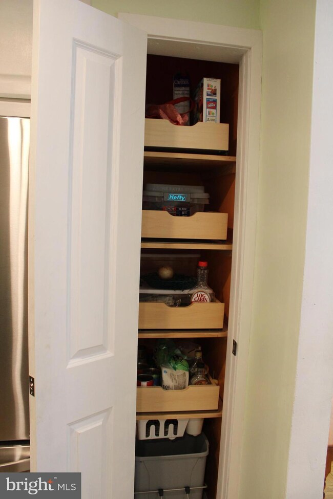 823 N Central Ave, Baltimore, MD 21202 - photo 6