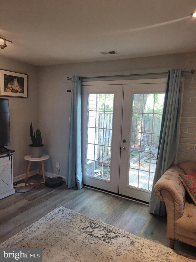 19658 Wootton Ave, Poolesville, MD 20837 - photo 6