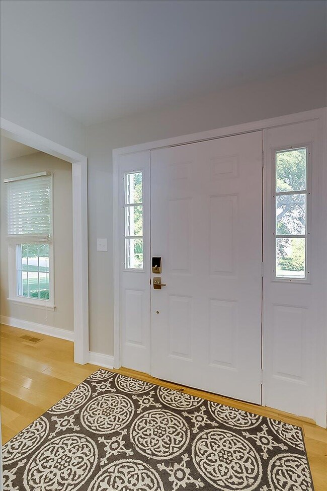 225 Farmbrook Cir, Frankfort, KY 40601 - photo 5