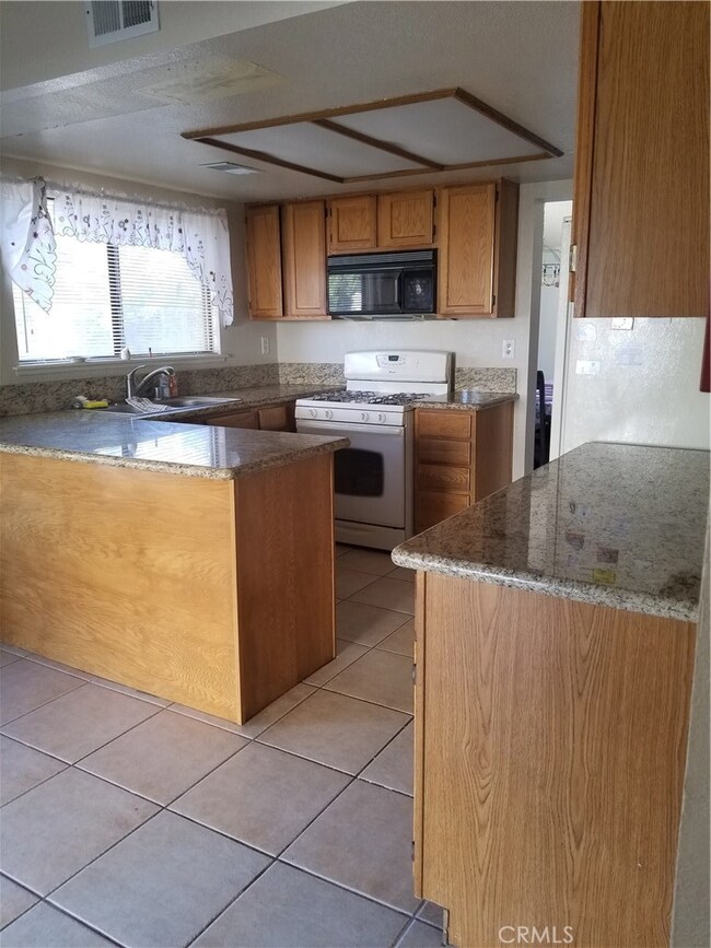 37940 Boxthorn St, Palmdale, CA 93552 - photo 7